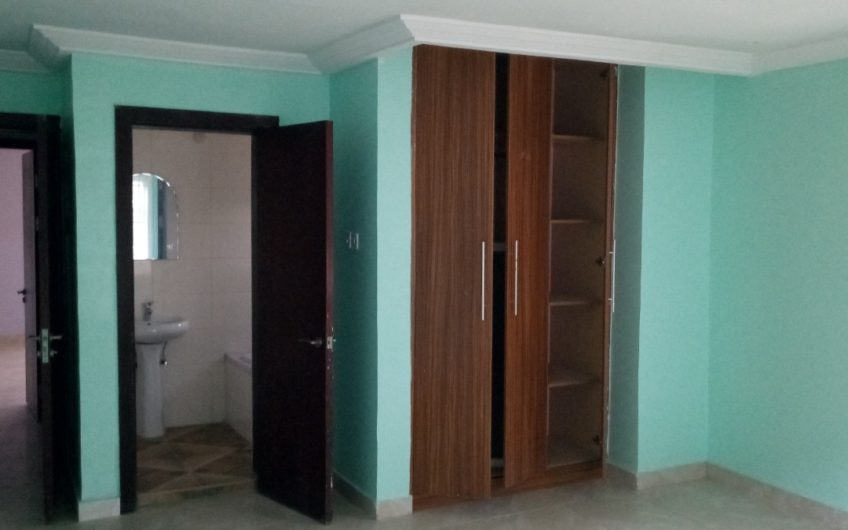 Four flats of 3 bed rooms at co-operative villa, Badore