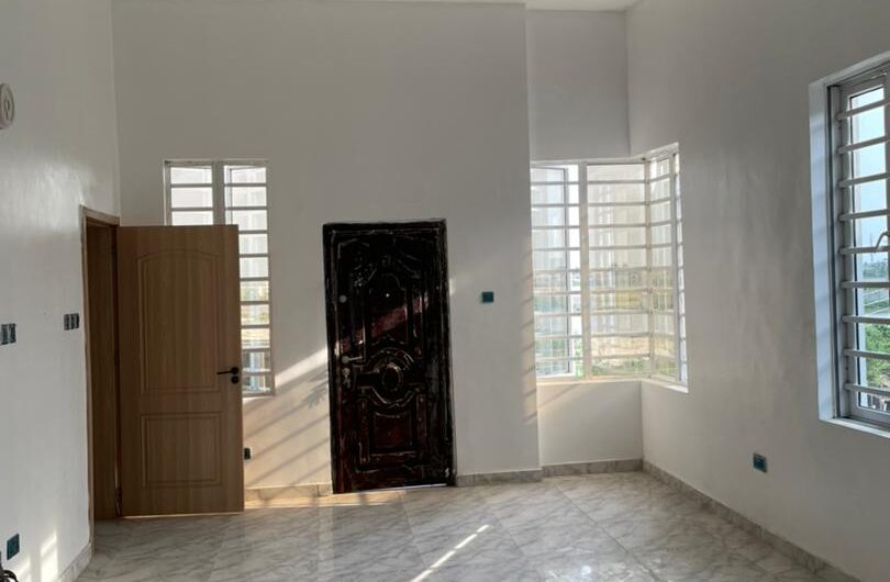 Magnificent 4 bedroom semi detached with a bq @ Lekky county homes